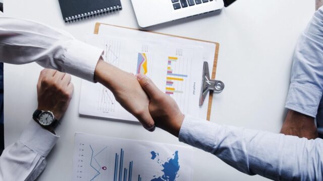 米丸剛氏の「やばい」評判は本当か?BizアドのWeb集客コンサルの真偽に迫る!